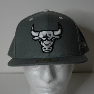 New Erea 9Fifty Chicago Bulls Hat Fitted Size 8 Grey Polyester